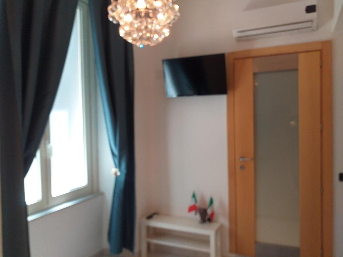 Beb Pantarei Bed & Breakfast Napoli Phòng bức ảnh